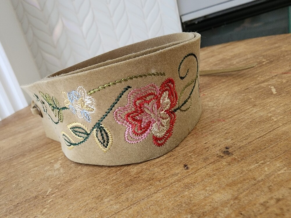 Suede Tan Embroidered Flowers Floral Womens Juniors Belt Size Small - 21" Long